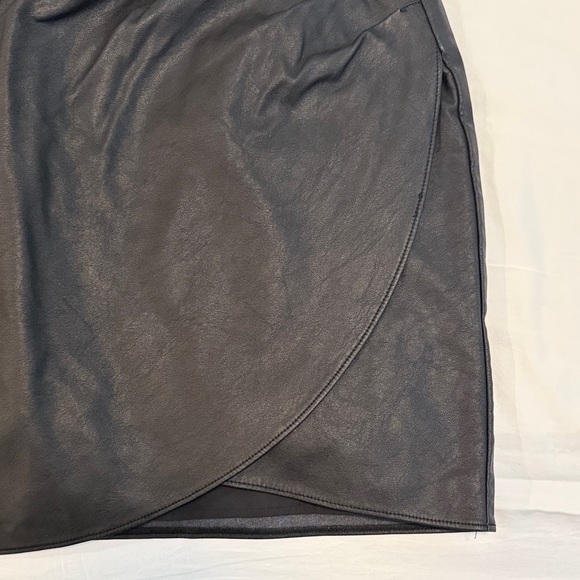 Abercrombie & Fitch Black Faux Leather Mini Skirt with Wrap Hem - Picture 7 of 7